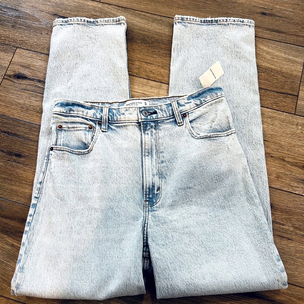 NWT Abercrombie & Fitch 90s straight ultra high rise jeans 30/10R